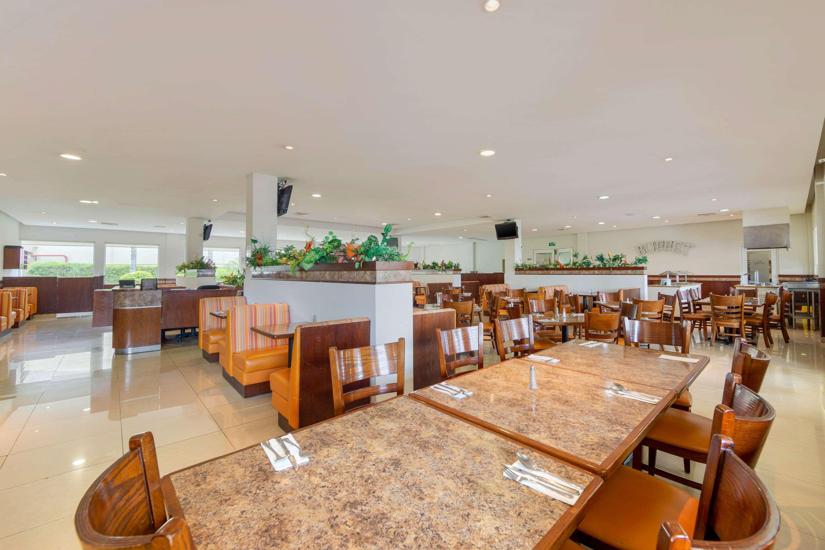 Comfort Inn Monterrey Norte San Nicolas de los Garza Luaran gambar